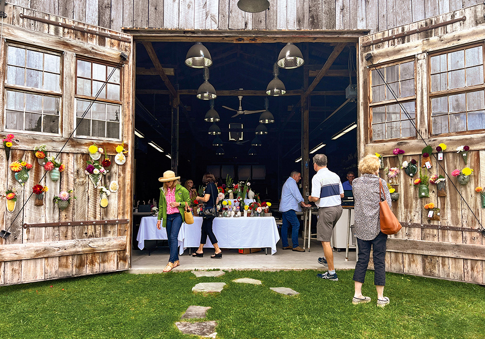 highlands-nc-dahlia-festival